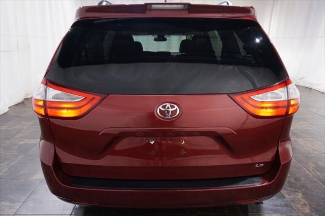 2018 toyota sienna le