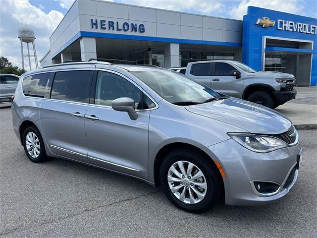 2019 chrysler pacifica touring l
