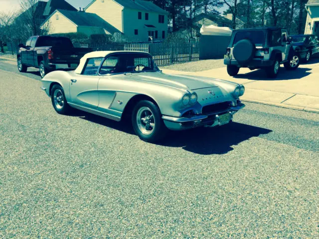 1962 corvette convertible 81000