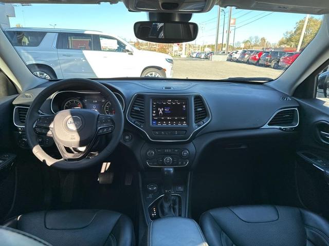 2023 jeep cherokee altitude lux