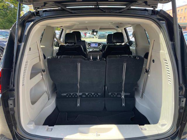 2022 chrysler pacifica touring l