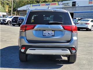 2020 Mitsubishi Outlander es