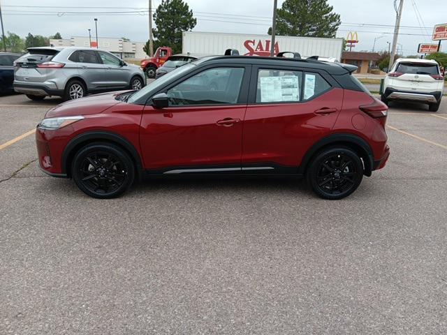 2024 nissan kicks sr
