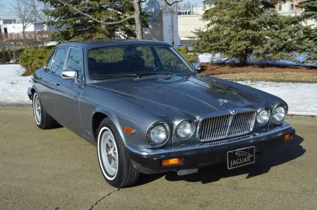 55,000 ~ low mileage original presentation. very clean example - stunning!