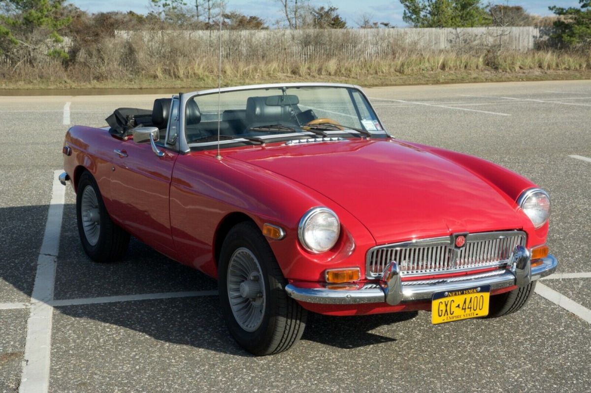 head turning red on black 1973 mg mgb