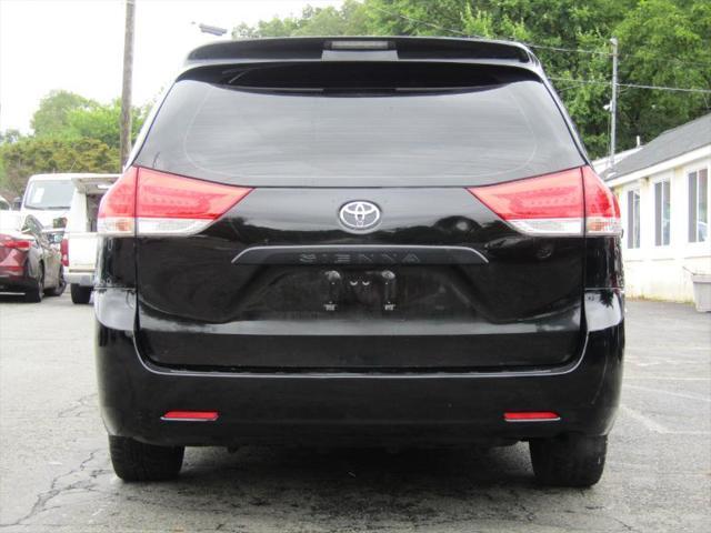 2011 toyota sienna base