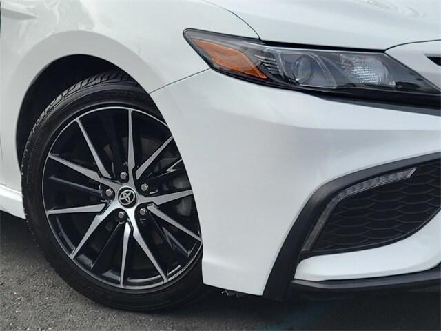 2022 toyota camry se