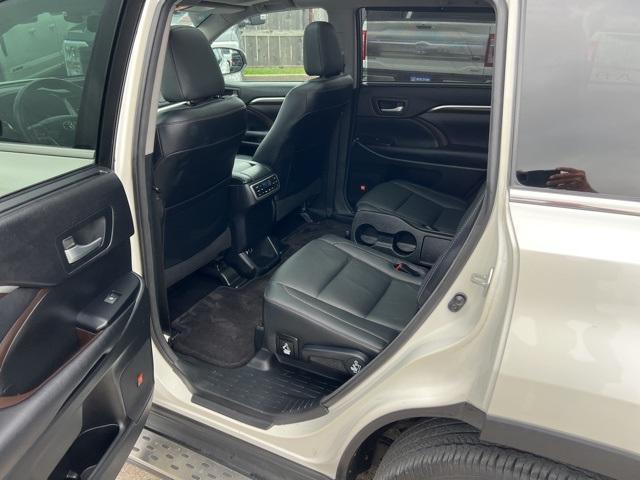 2015 toyota highlander limited