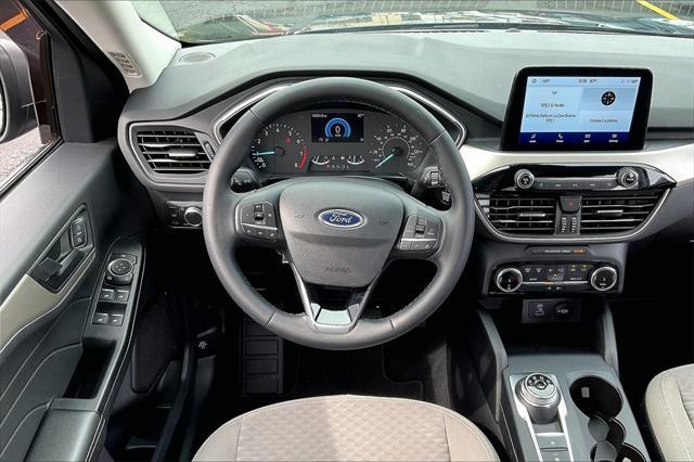 2022 ford escape se
