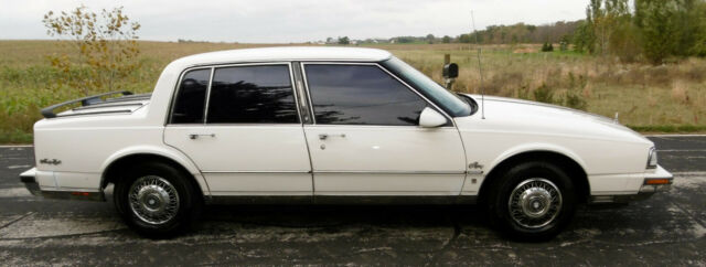 1988 oldsmobile 98 regency brougham **no reserve**