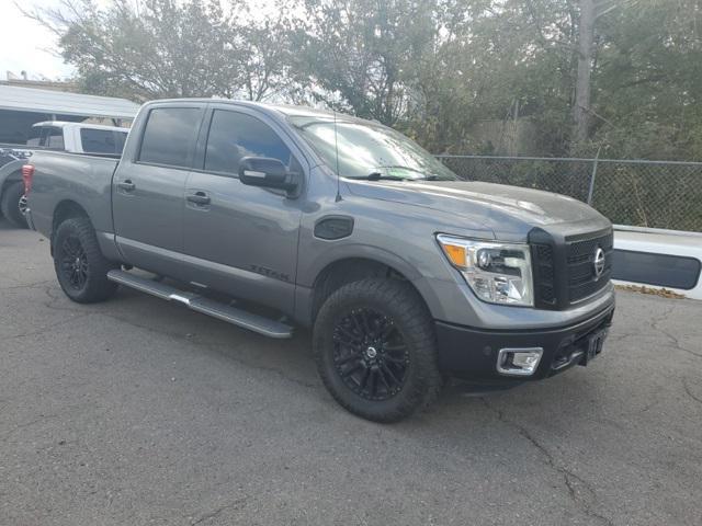 2017 nissan titan sl