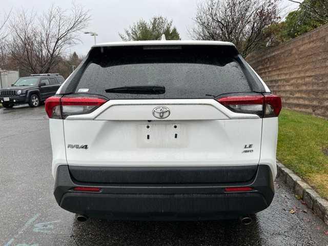 2022 toyota rav4 le