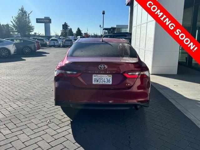 2021 toyota camry le
