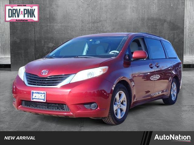 2013 toyota sienna le