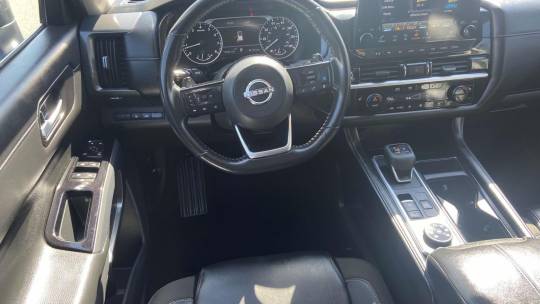 2023 Nissan Pathfinder sl