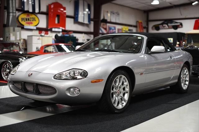 2002 jaguar xkr base