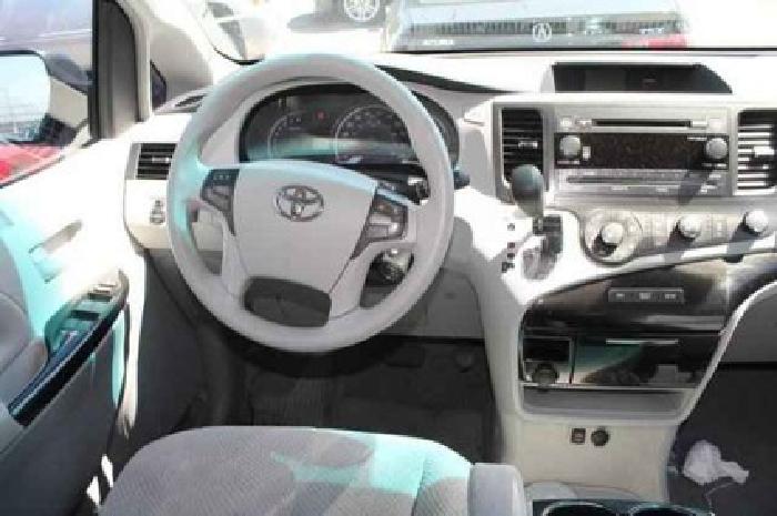 2012 toyota sienna le in los angeles, ca