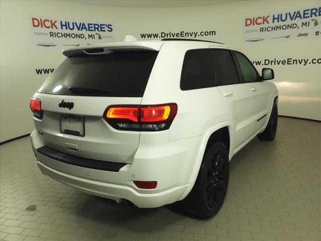 2022 jeep grand cherokee laredo