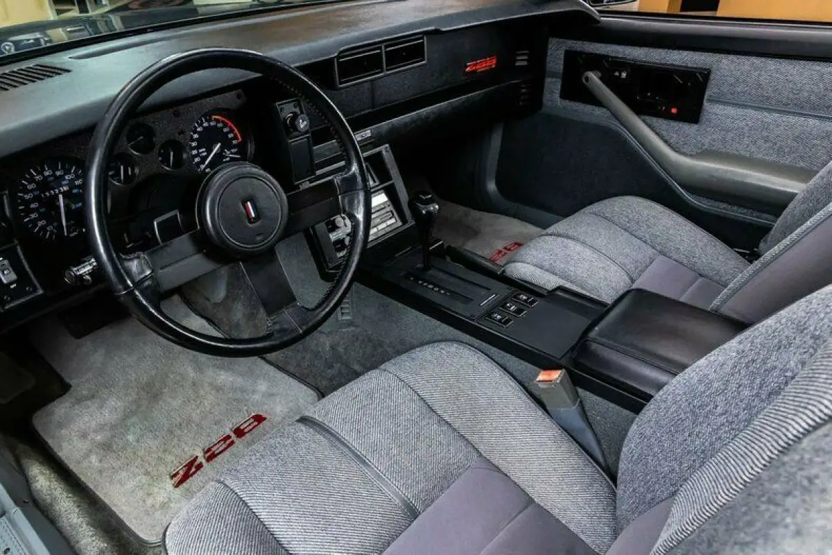 iroc z28! 15k original miles, 5.7l v8, auto, all original, t-tops, documented