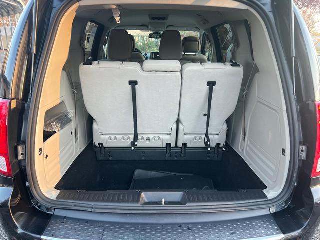 2019 dodge grand caravan se