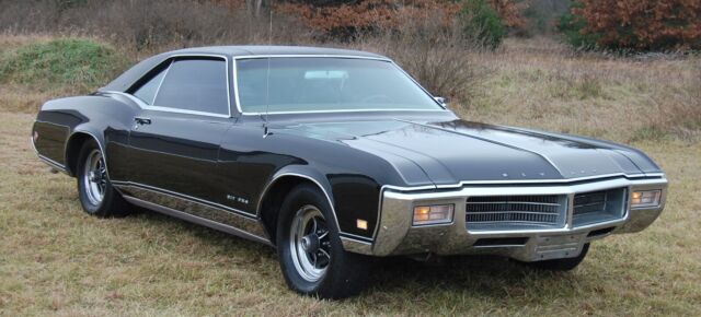 black w/ black vinyl top, #match 430ci engine, 3-speed automatic transmission