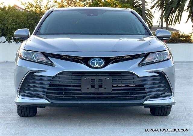 2021 toyota camry le