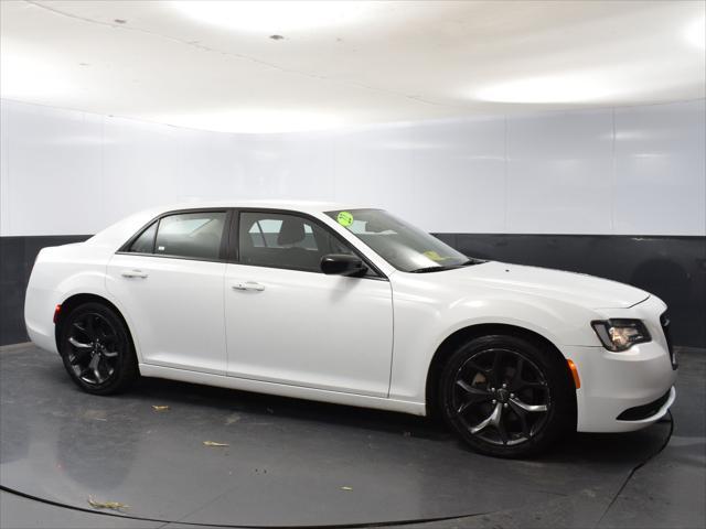 2022 chrysler 300 touring