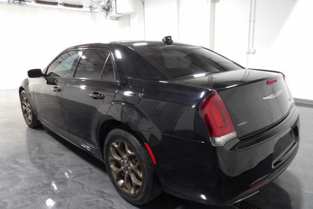 2016 chrysler 300 s