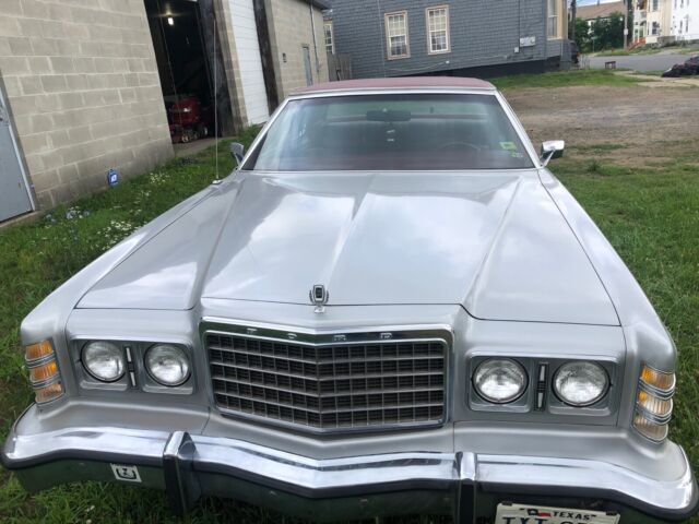 1976 ford ltd sedan grey rwd automatic