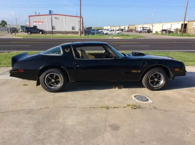 1976 pontiac trans am 6.6 litre, factory 4 speed std. vintage ac