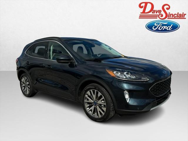 2022 ford escape titanium