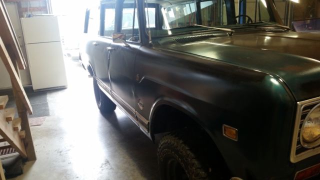 international harvester travelall 4x4 suv like truck, scout or suburban patina