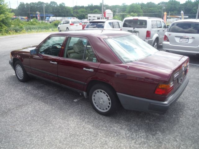 1987 mercedes-benz 300d base sedan 4-door 3.0l