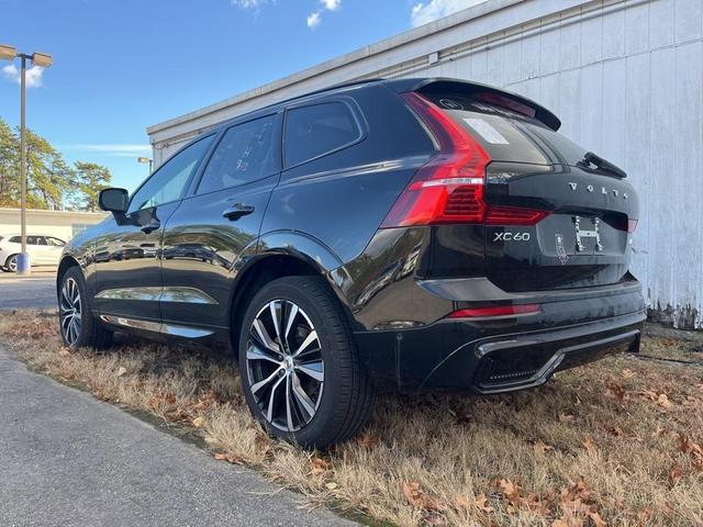 2024 volvo xc60 b5 plus dark theme