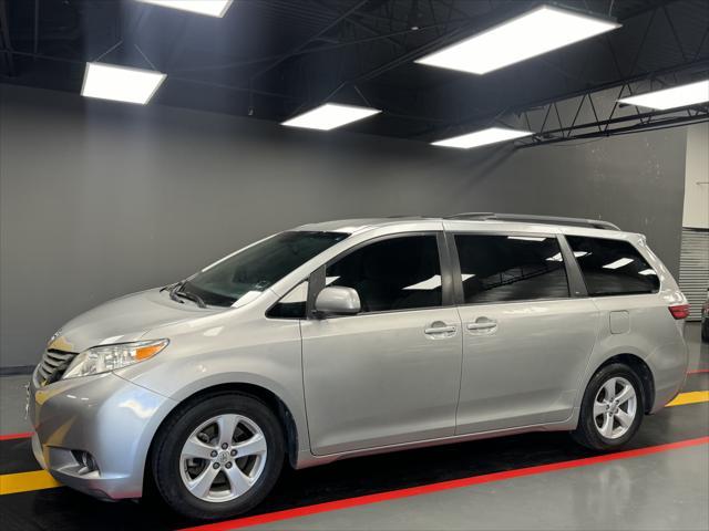 2015 toyota sienna le