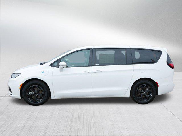 2022 chrysler pacifica hybrid touring l