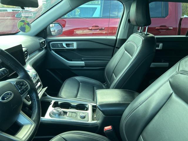 2021 ford explorer xlt