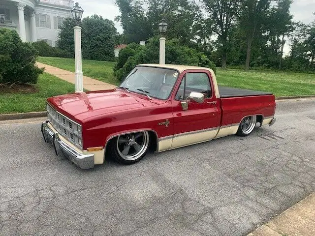 1982 chevrolet c-10 bagged air ride custom two tone gmc square body squarebody