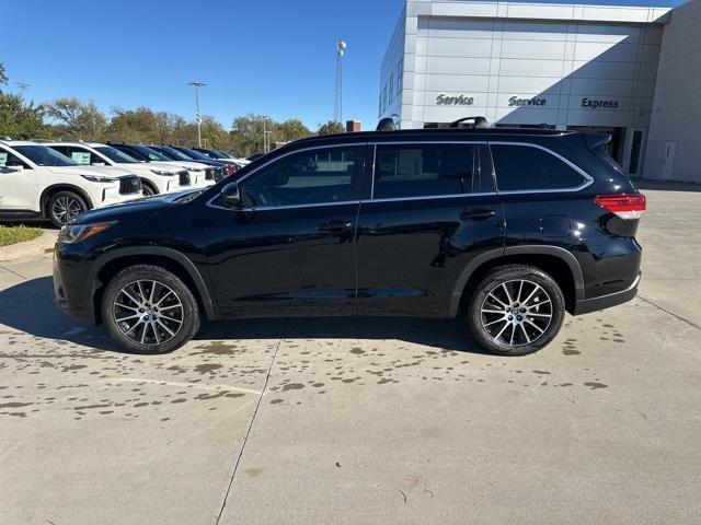 2018 toyota highlander se