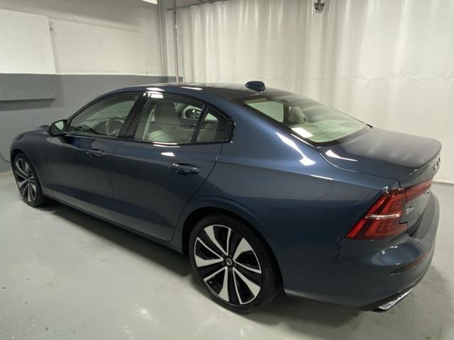 2022 volvo s60 t5 momentum
