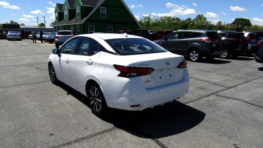 2020 nissan versa sv