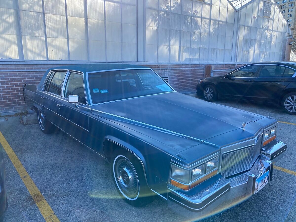 1980 cadillac fleetwood sedan blue rwd automatic de ‘elegance
