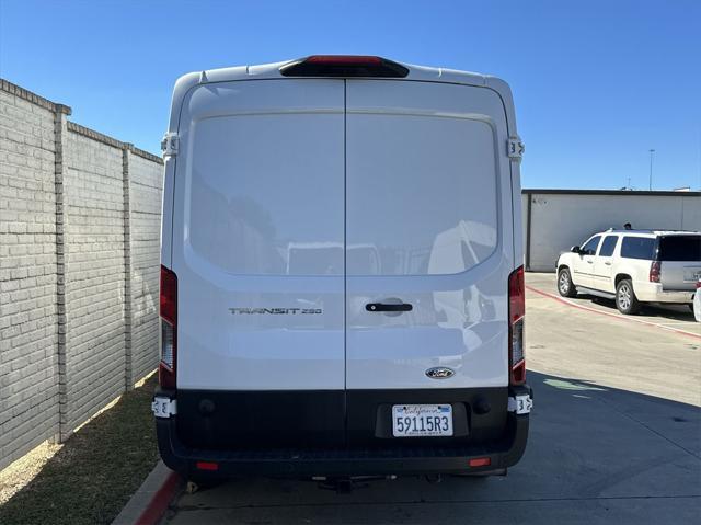 2023 ford transit-250 base