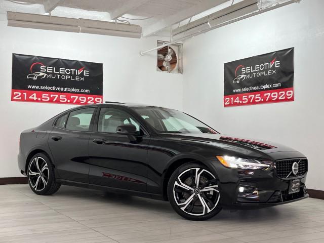 2024 volvo s60 core dark theme