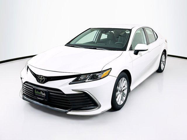 2022 toyota camry le
