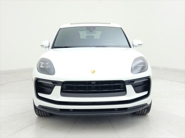 2022 porsche macan base