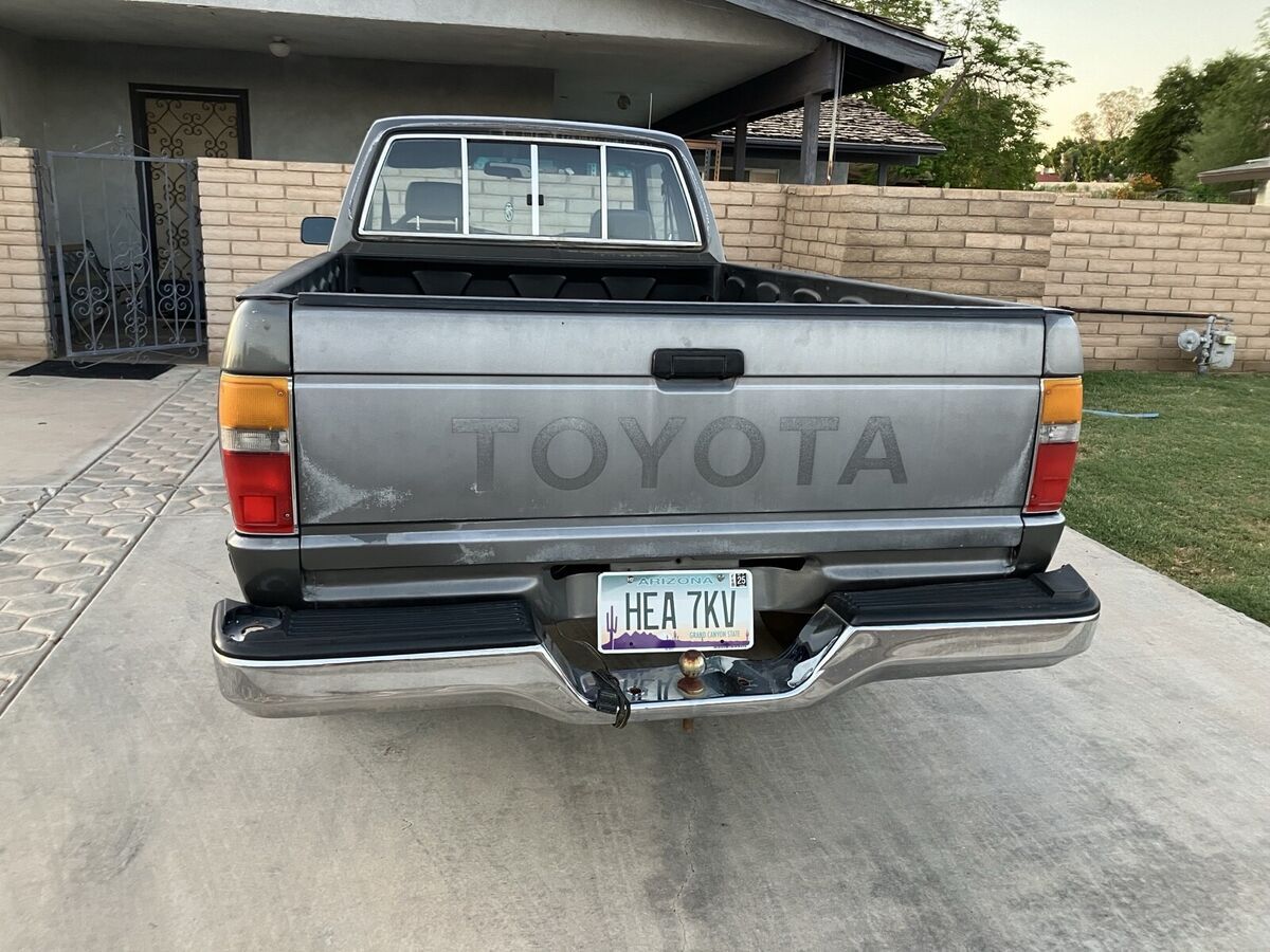 1988 toyota pickup pickup grey xtracab rn70 dlx