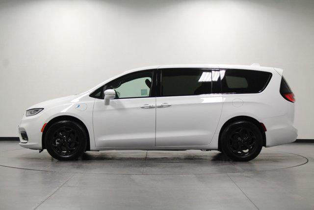 2022 chrysler pacifica hybrid touring l