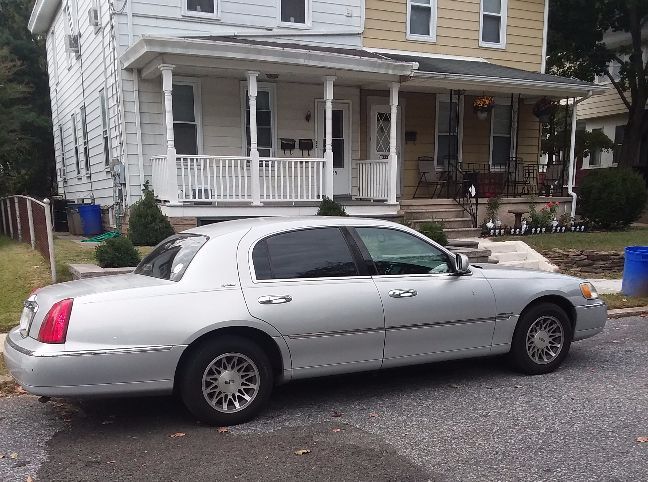 1998 lincoln towncar in new jersey by owner