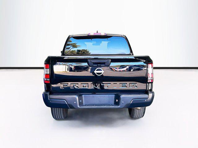 2022 nissan frontier s